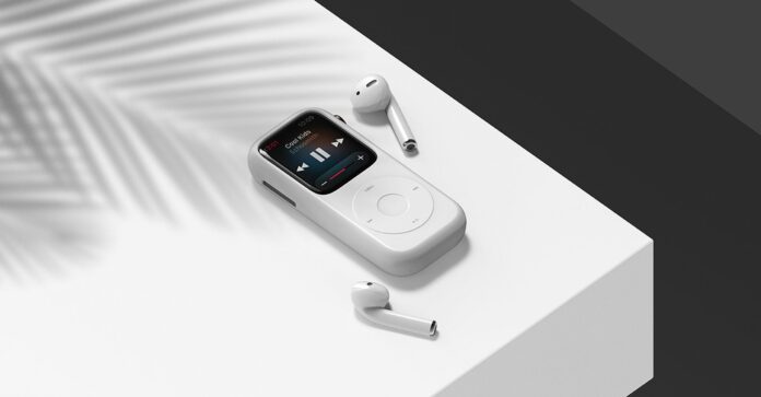 Tiny Pod biến Apple Watch thanh một máy nghe nhạc và thực hiện các tác vụ bằng cách xoay vòng “Click Wheel” (Ảnh: Internet)