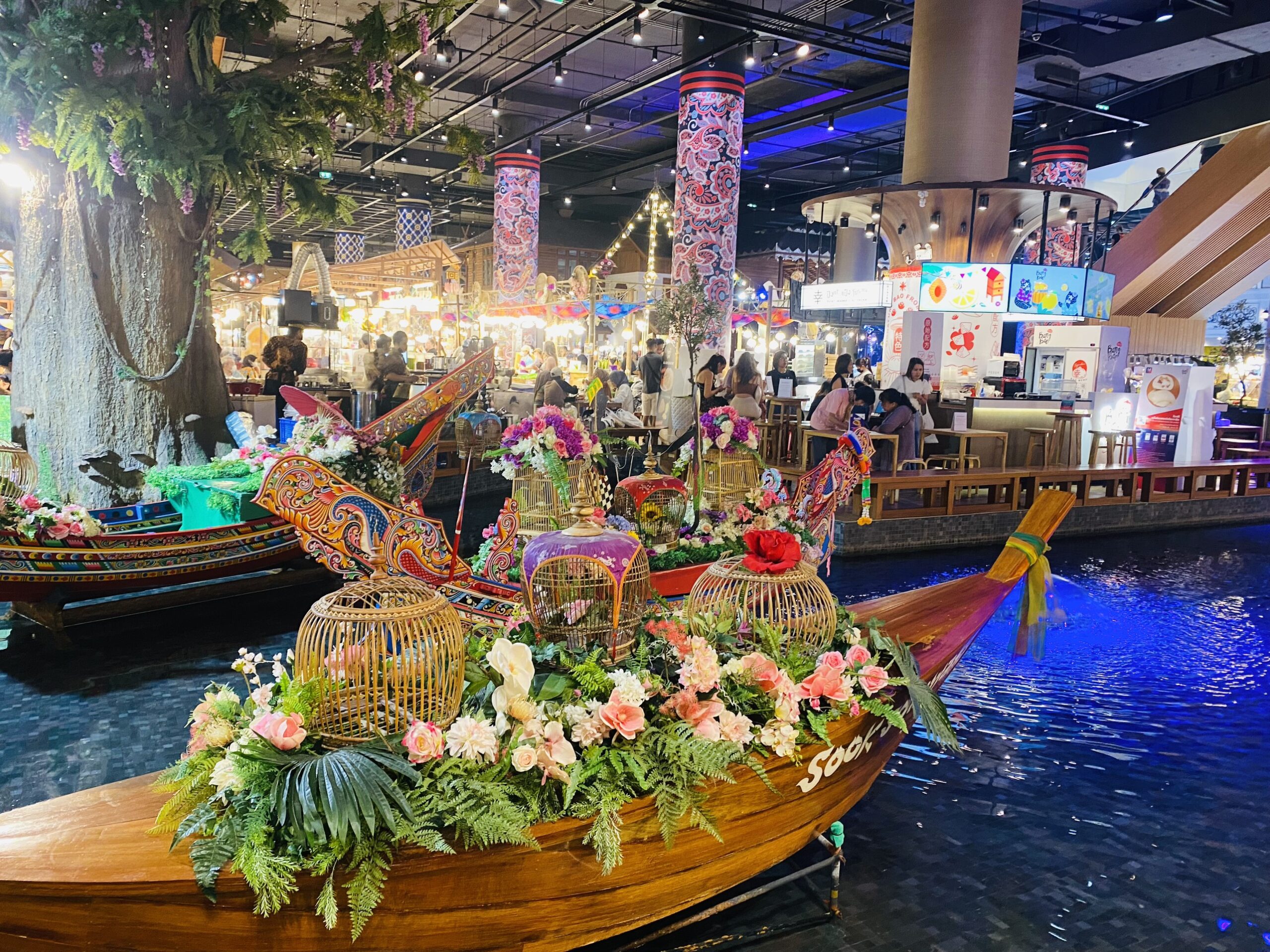 Khu vực ẩm thực Thái Lan tại Iconsiam. (Ảnh: Kim Cúc)