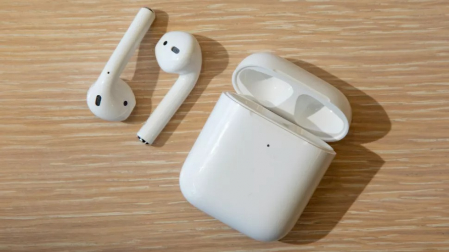 Mẫu tai nghe không dây AirPods 2 sẽ chính thức ngừng sản xuất để nhường chỗ cho các thế hệ mới (Ảnh: Internet)