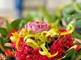 Nên cắm hoa gì trên bàn thờ Phật, bàn thờ gia tiên vào lễ Vu Lan? cắm hoa vào lễ Vu Lan