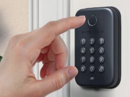 5 loại ổ khóa thông minh đảm bảo an toàn cho ngôi nhà bạn với nhiều tính năng tiện ích Sử dụng ổ khóa Wyze Lock Bolt (Ảnh: Internet)