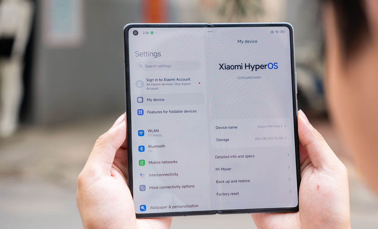Xiaomi MIX Fold 4 sử dụng hệ điều hành HyperOS được tùy biến sâu (Ảnh: Internet)