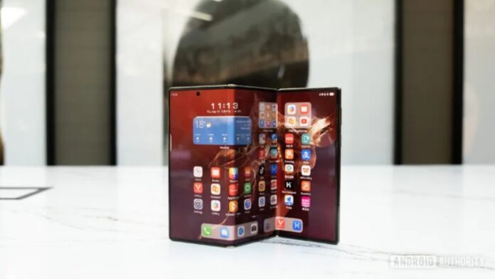 Điện thoại HUAWEI Mate XT (Ảnh: Internet)