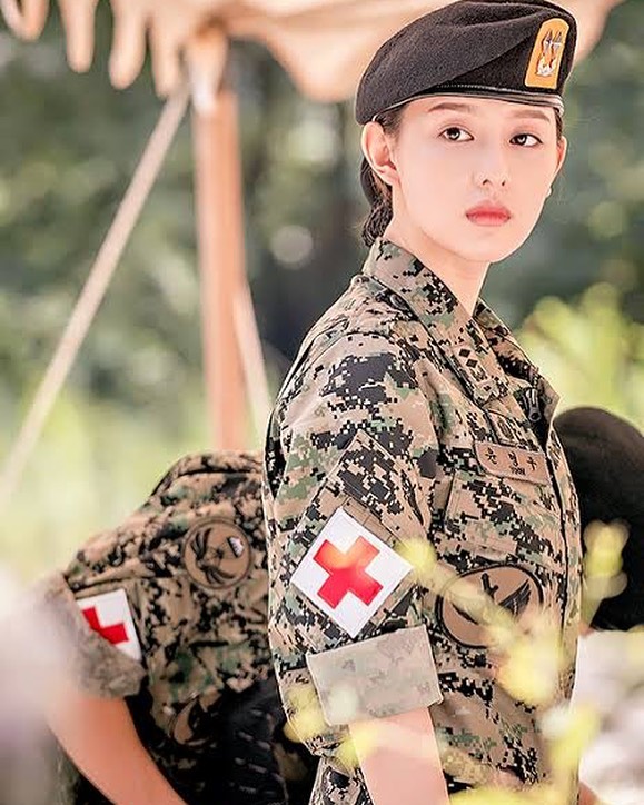 Kim Ji Won tiếp tục tỏa sáng trong “Fight for My Way” và “Arthdal ​​Chronicles” (Ảnh: Internet)