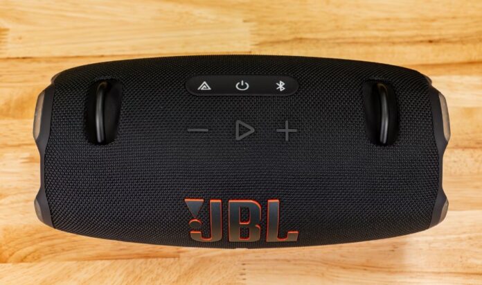 Các nút bấm trên loa JBL Xtreme 4 (Ảnh: Internet)