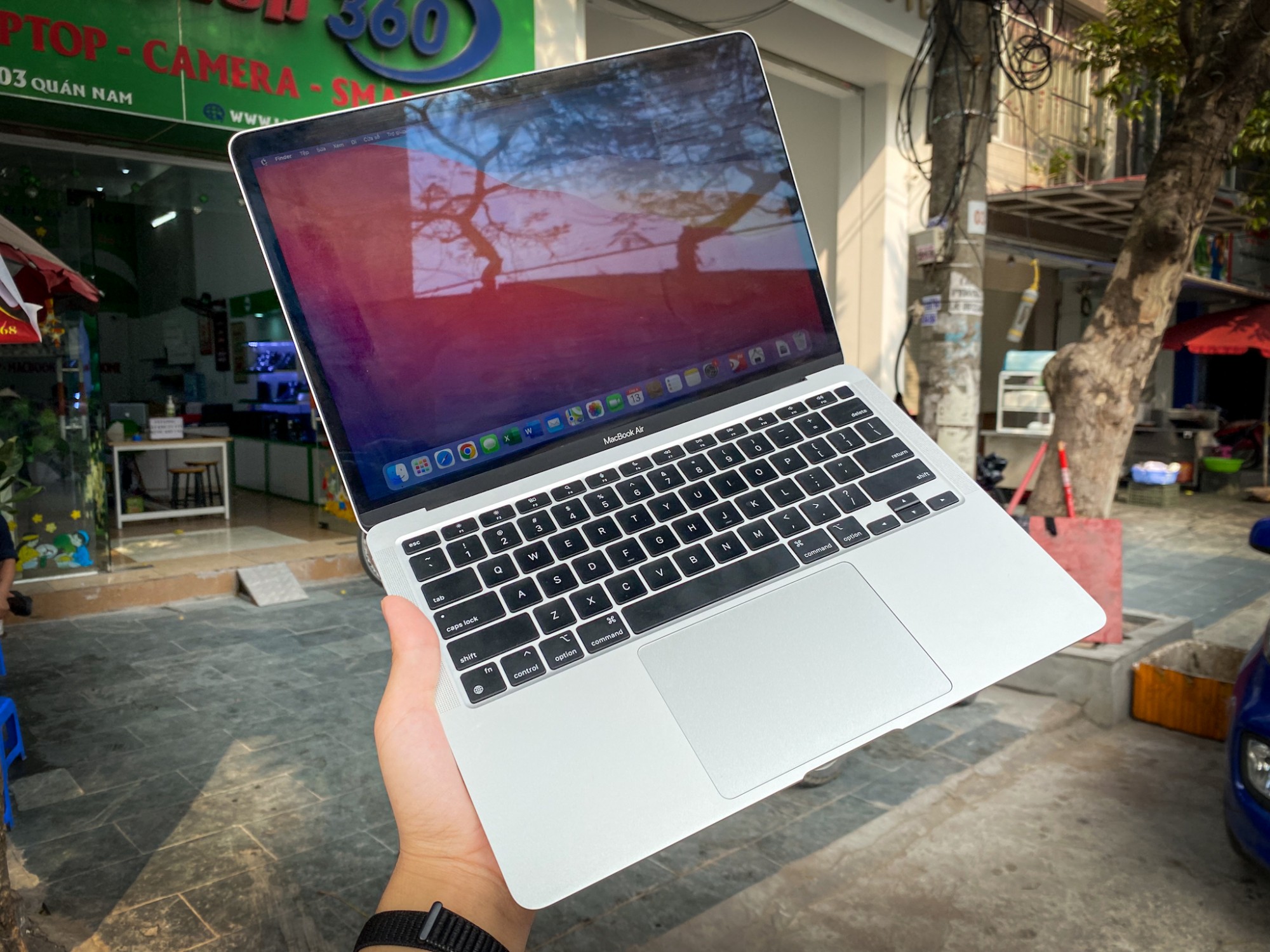 Có nên mua Macbook Air M1 hay không? (Nguồn: Internet)