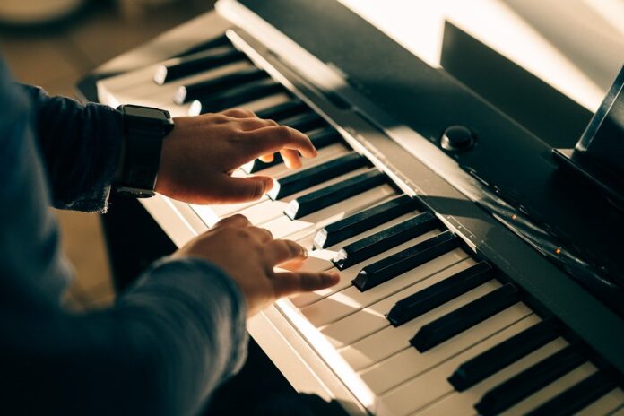 Kinh nghiệm học Piano hiệu quả cho người mới bắt đầu (Ảnh: Internet)