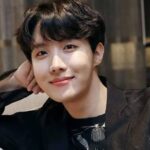 J-Hope (BTS) xuất hiện tại KBO League với tư cách khách mời ném mở màn (Ảnh: Internet)