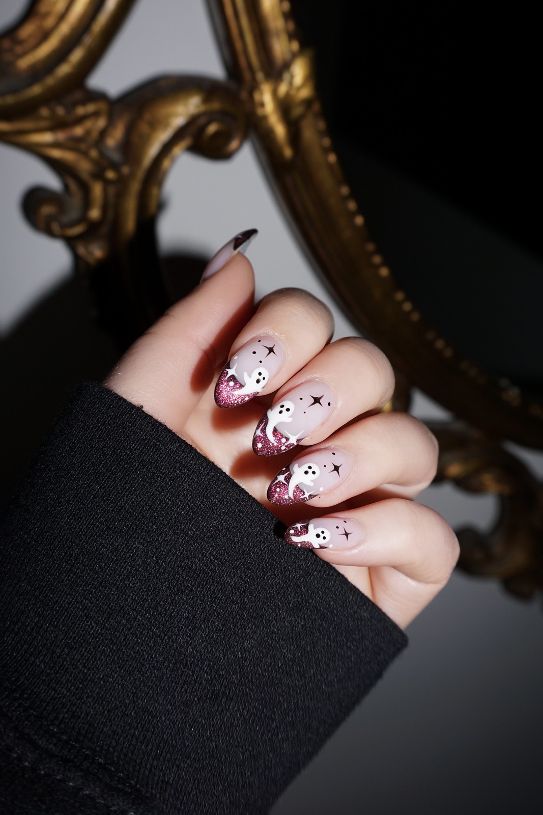 Những mẫu nail Halloween "ma mị"