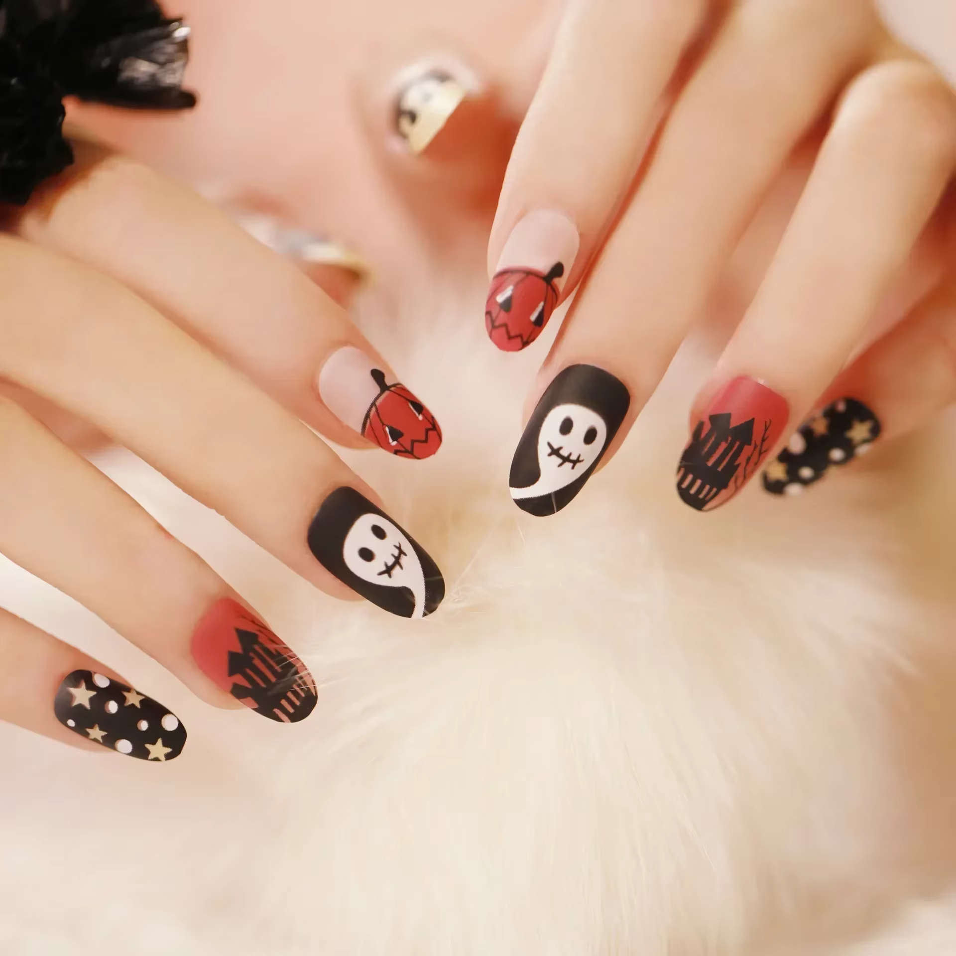 Những mẫu nail Halloween "ma mị"