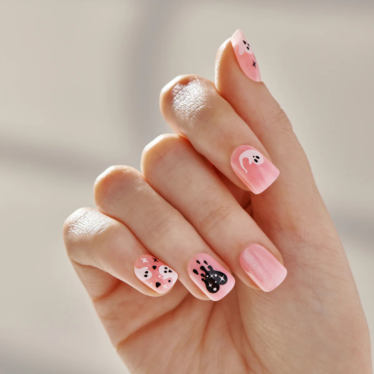 Những mẫu nail Halloween "ma mị"