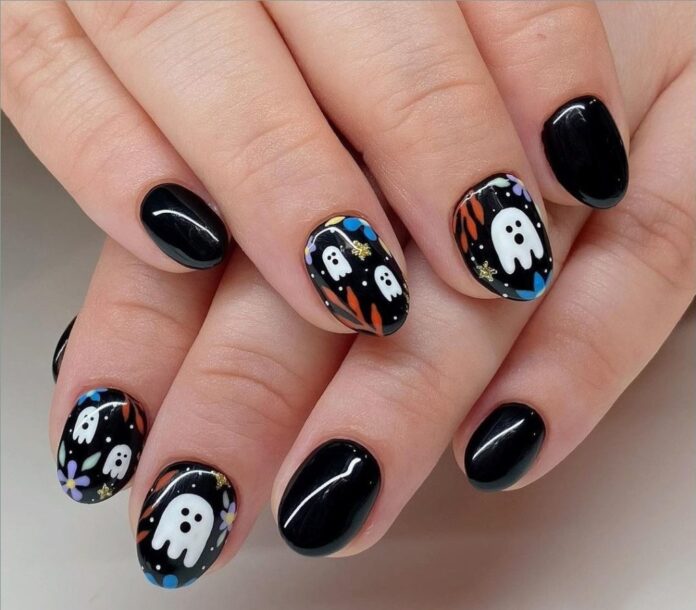 Những mẫu nail Halloween "ma mị"