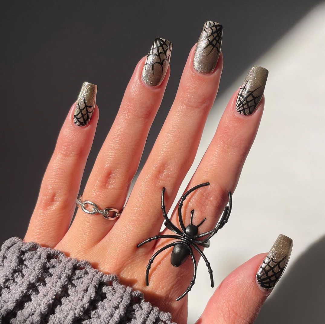 Những mẫu nail Halloween "ma mị"