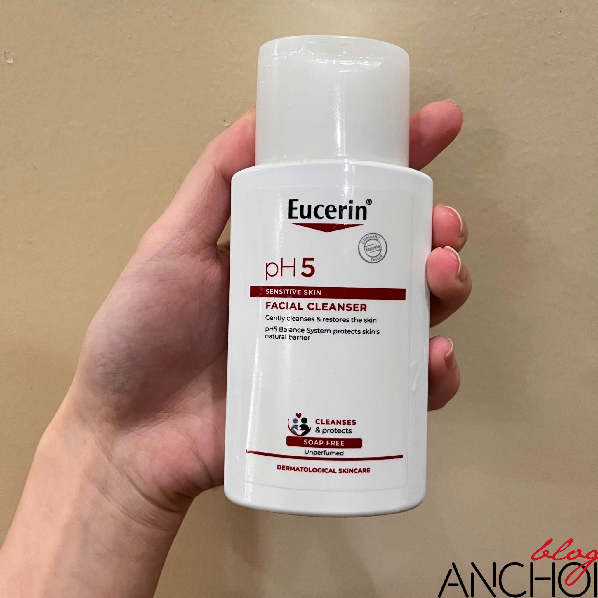 Eucerin có độ pH 5.5 lý tưởng, chuyên dụng cho da mụn, da nhạy cảm (Nguồn: BlogAnChoi)