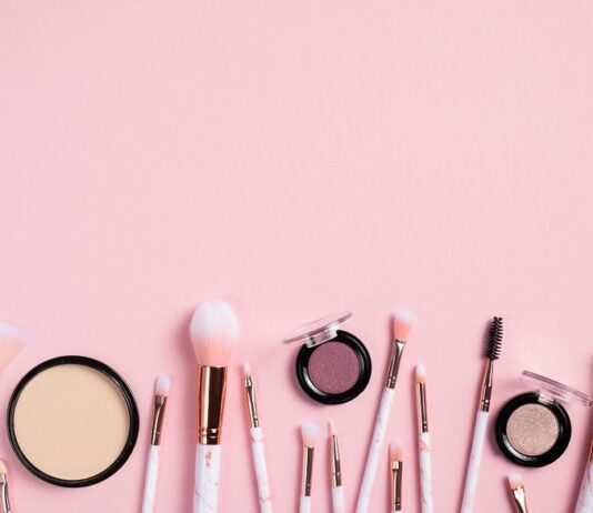 Kem lót rất quan trọng trong việc giữ lớp makeup và bảo vệ da (Nguồn: Internet)