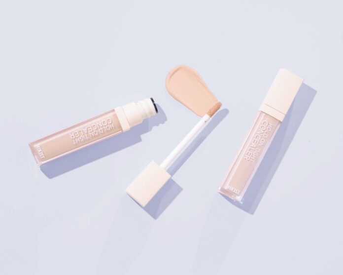 Concealer chất lượng giúp che các khuyết điểm cơ bản như thân mụn, quầng thâm,... (Nguồn: Internet)