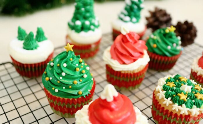 Cupcakes are often decorated with colorful Christmas motifs (Source: Internet)