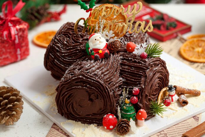 Log cake is a famous French Christmas cake (Source: Internet)