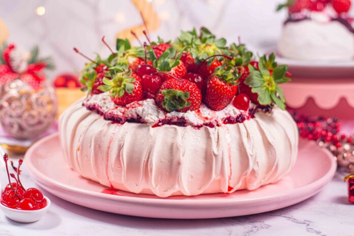 Pavlova is a symbol of Australian cuisine (Source: Internet)