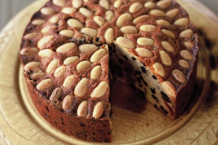 Traditional Christmas cake in Scotland (Source: Internet)