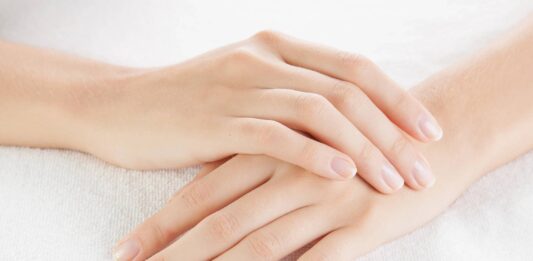 cách giúp móng tay khỏe đẹp