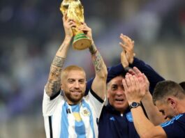 Papu Gomez – Nhà vô địch World Cup bị lãng quên giờ ra sao? Papu Gomez cùng đội tuyển Argentina vô địch World Cup 2022. Ảnh: Internet.