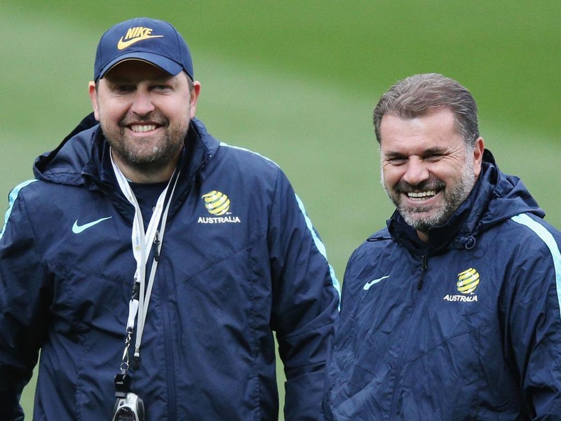 Peter Cklamovski từng đồng hành với HLV Ange Postecoglou trong vai trò trợ lý ở đội tuyển Australia. Ảnh: Internet.