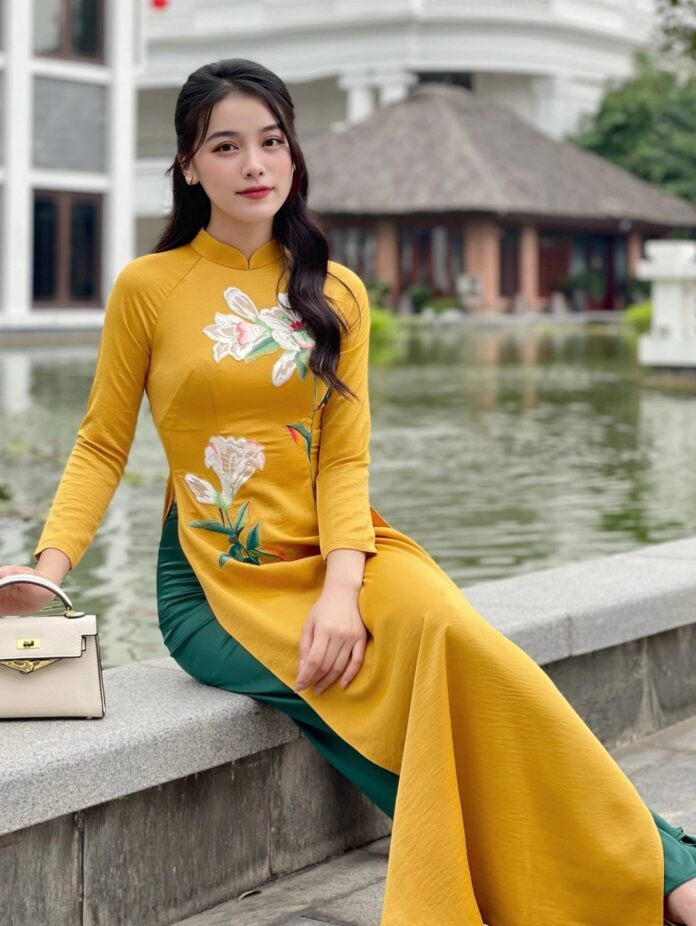 Tóc buộc nửa đầu