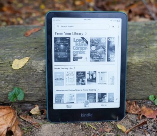 Máy tính bảng Amazon Kindle Paperwhite Signature Edition 2024: Màn hình lớn và nhiều tính năng cho trải nghiệm cao cấp Máy tính bảng Kindle Paperwhite Signature Edition 2024 của Amazon (Ảnh: Internet)