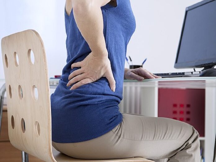 Ngồi hoặc đứng trong thời gian dài