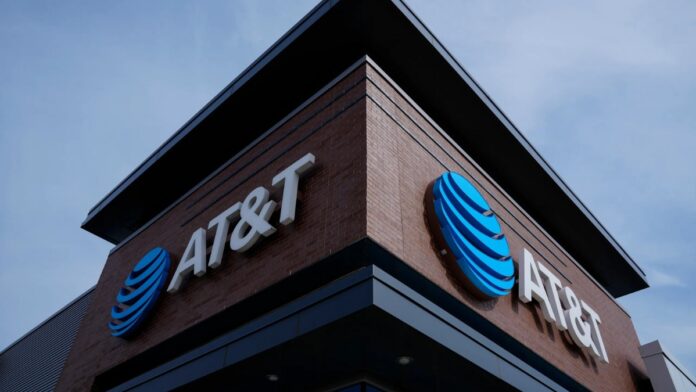 Các điện thoại Trung Quốc rất khó khăn khi hợp tác với các nhà mạng như AT&T (Ảnh: Internet) Các điện thoại Trung Quốc rất khó khăn khi hợp tác với các nhà mạng như AT&T (Ảnh: Internet)