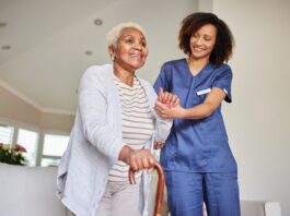 Bradykinesia, hay chuyển động chậm, có thể xảy ra trên khắp cơ thể (Ảnh: Internet)