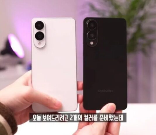 Mô hình điện thoại Galaxy S25 Edge màu bạc và đen (Ảnh: Internet)