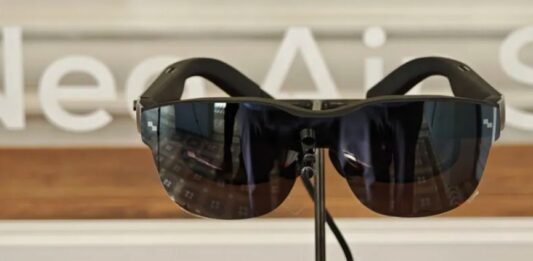 Mặt trước của kính thông minh RayNeo Air 3 (Ảnh: Internet)