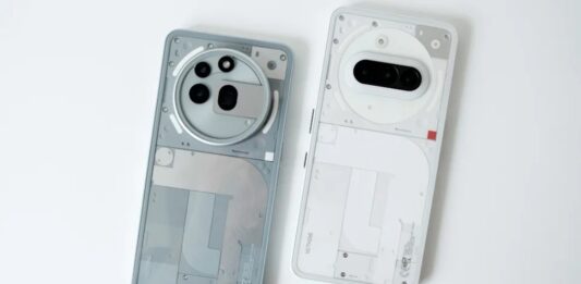 Nothing Phone 3a và 3a Pro nằm cạnh nhau (Ảnh: Internet)