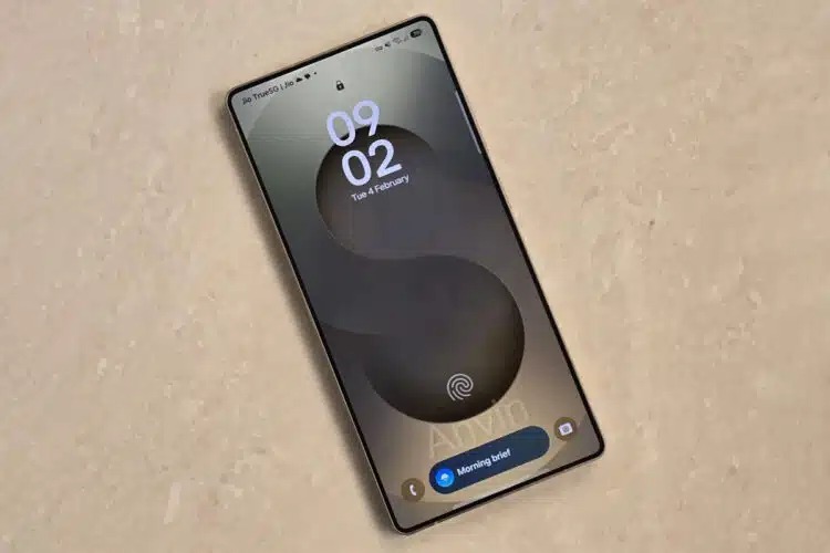 Galaxy S26 Ultra vẫn sử dụng camera đục lỗ, không có camera ẩn dưới màn hình, giống Galaxy S25 Ultra (Ảnh: Internet)