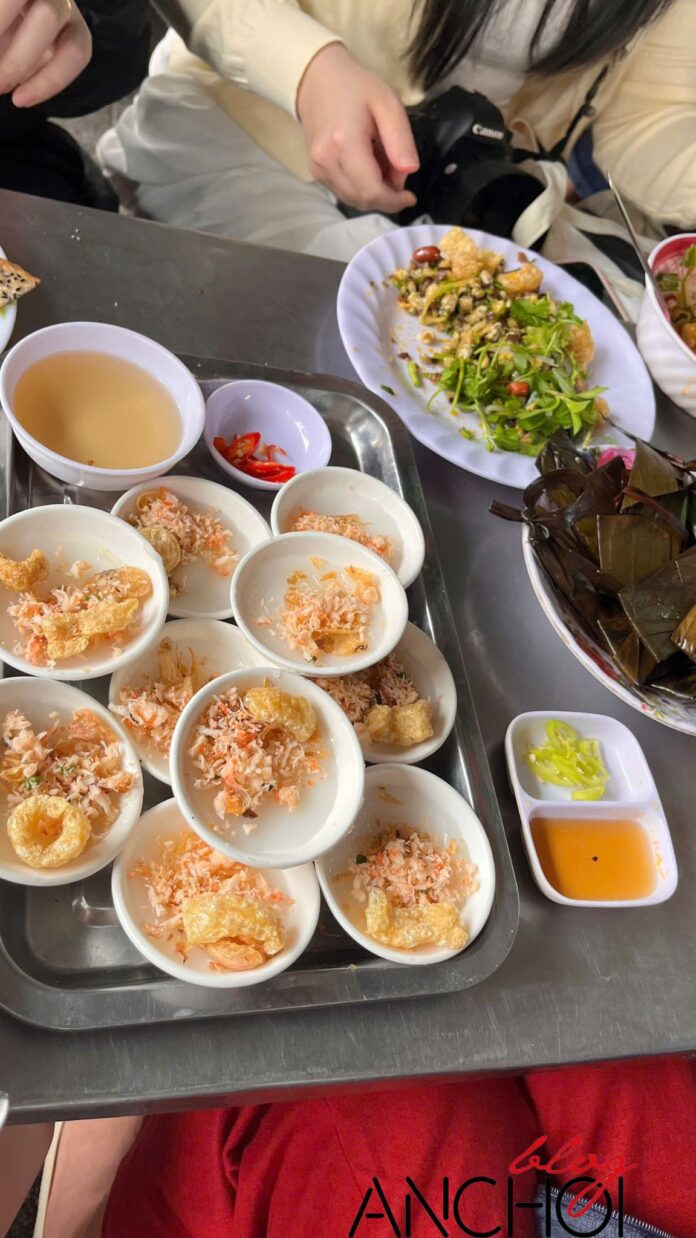 Bánh Huế là món "ăn vặt truyền thống" không thể bỏ qua (Nguồn: BlogAnChoi)