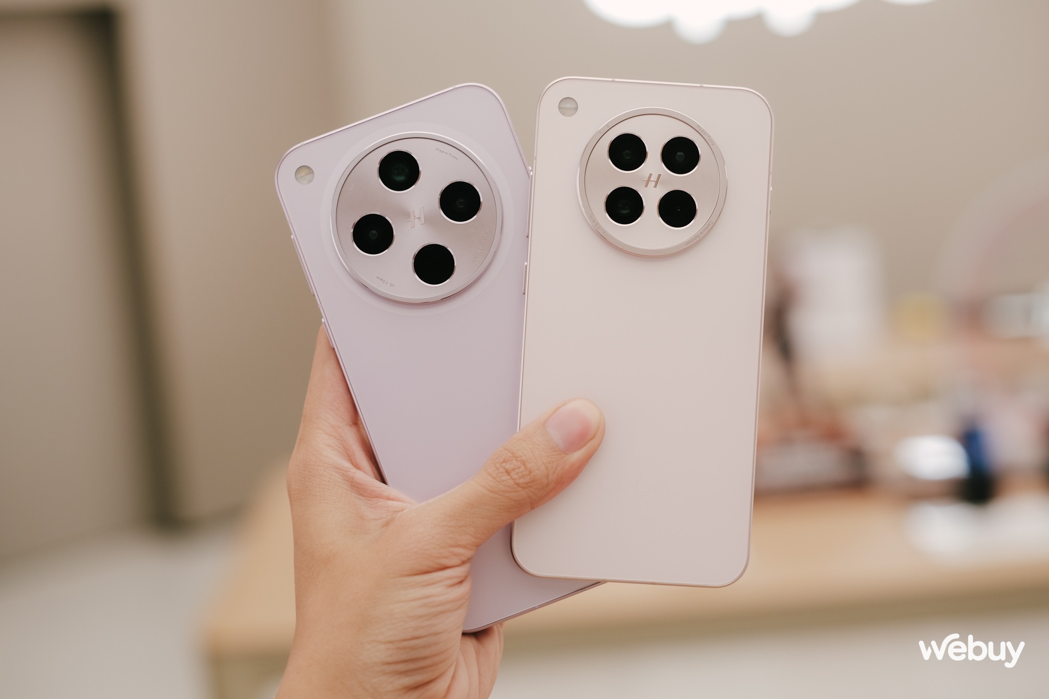 OPPO Find X8s+ (trái) và OPPO Find X8s (phải) (Ảnh: Internet)