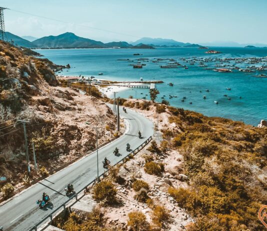 Du Lịch Vĩnh Hy: Khám phá vịnh biển hoang sơ đẹp nhất Ninh Thuận Vịnh Vĩnh Hy ( nguồn: internet )