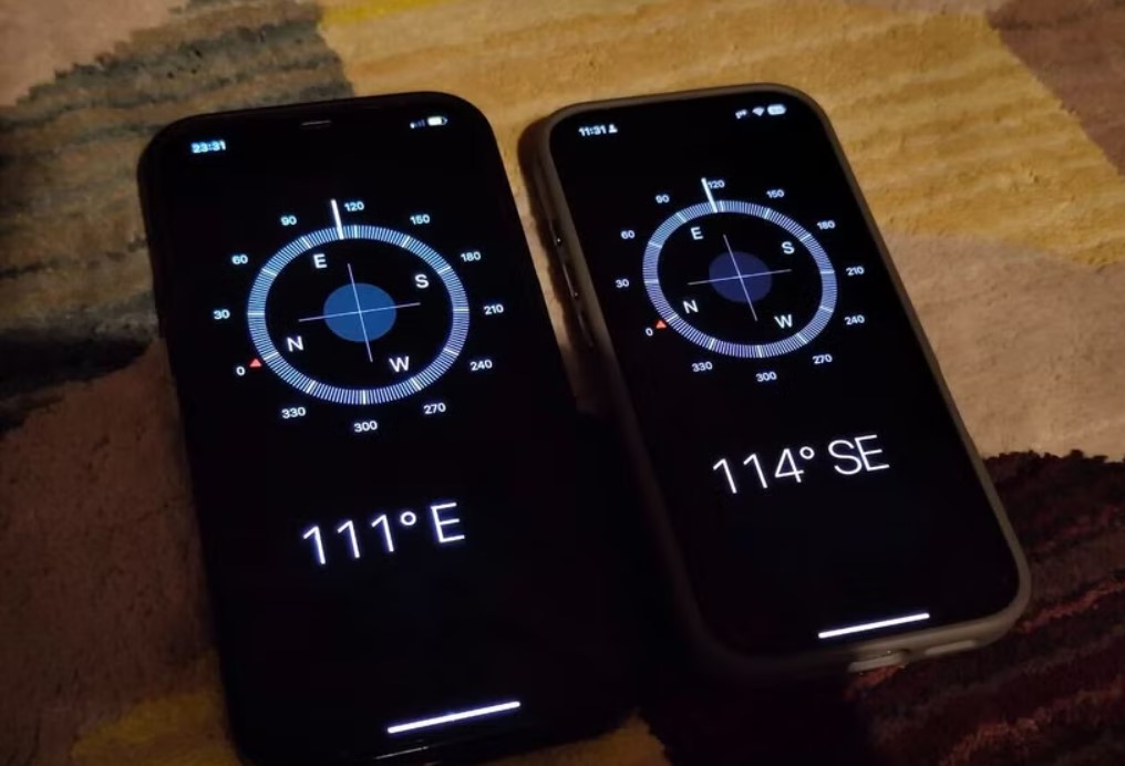 So sánh kết quả la bàn của hai điện thoại (Ảnh: Internet)