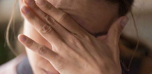 Đau đầu do viêm xoang là gì? Nguyên nhân, triệu chứng và cách phân biệt với đau nửa đầu Đau đầu do viêm xoang