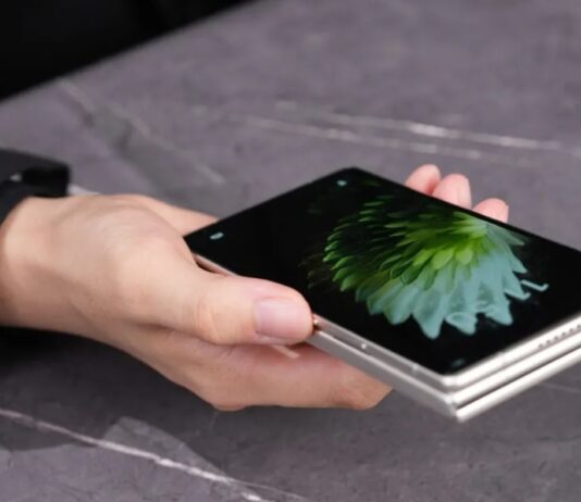 Điện thoại gập 3 màn hình Tecno G Fold (Ảnh: Internet)