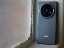 Điện thoại vivo X Fold 5 gập lại hiển thị camera (Ảnh: Internet)