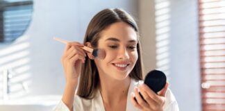 Bí quyết đánh phấn má hồng cho gương mặt tươi tắn, rạng rỡ Bí quyết đánh phấn má hồng