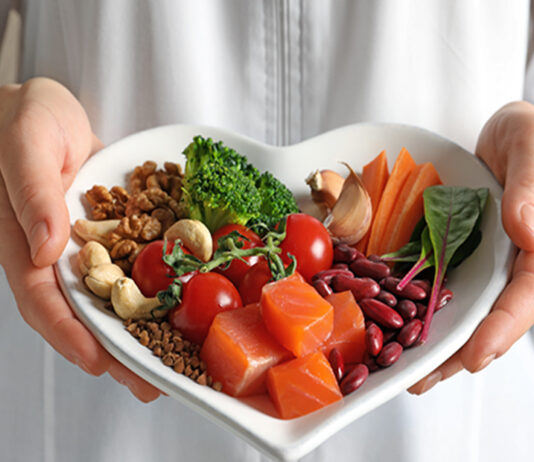 10 thực phẩm tự nhiên giúp giảm cholesterol xấu hiệu quả, hỗ trợ cải thiện sức khỏe tim mạch