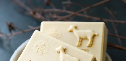 7 lợi ích tuyệt vời của xà phòng sữa dê cho làn da của bạn