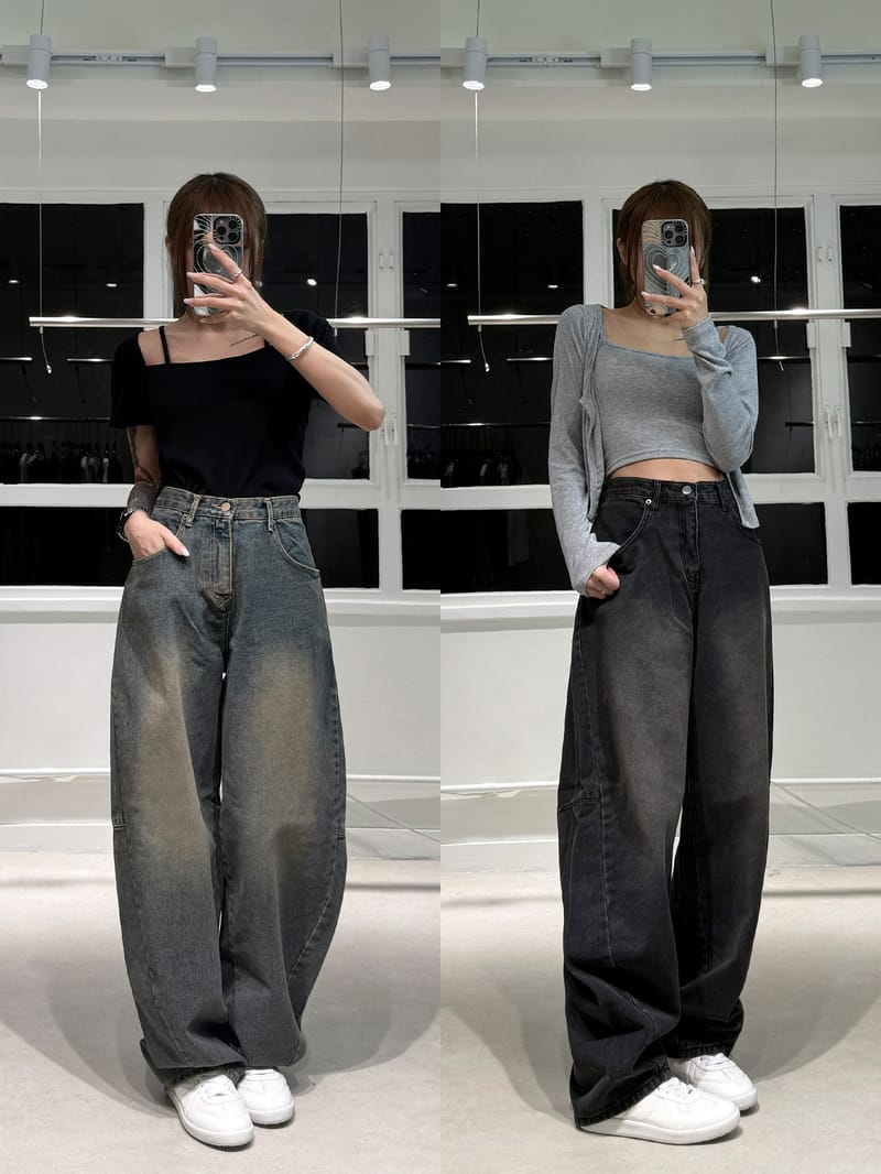 Quần jeans cà rốt/lồng đèn x Áo bó/Áo crop top