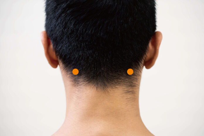 Tăng cường trí nhớ bằng cách bấm huyệt (Ảnh: Internet)