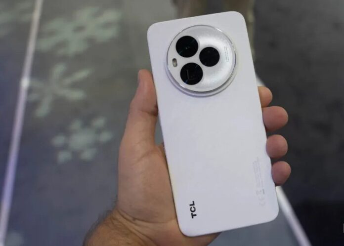 Điện thoại TCL NXTPAPER 60 Ultra (Ảnh: Internet) Điện thoại TCL NXTPAPER 60 Ultra (Ảnh: Internet)