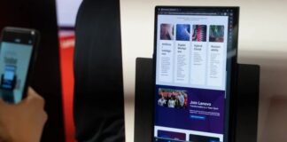 Laptop Lenovo ThinkBook VertiFlex ở chế độ dọc (Ảnh: Internet)